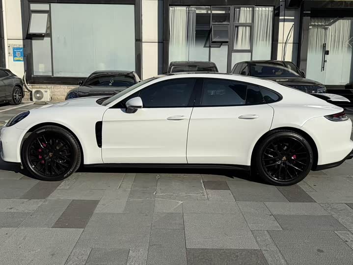 Фото 7 - Porsche Panamera