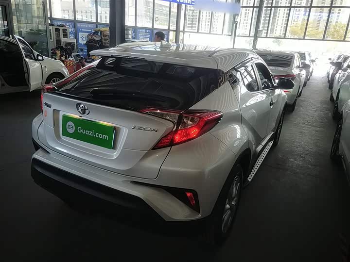 Фото 6 - Toyota Izoa