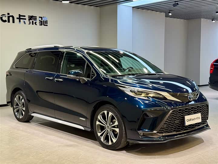 Фото 2 - Toyota Granvia