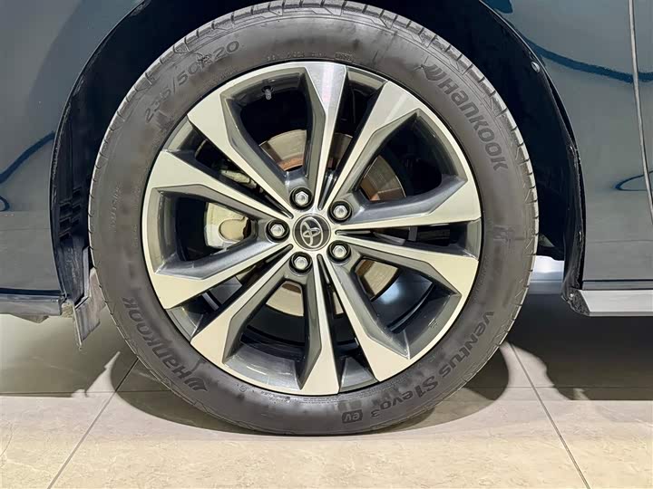 Фото 9 - Toyota Granvia