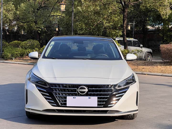 Фото 2 - Nissan Teana