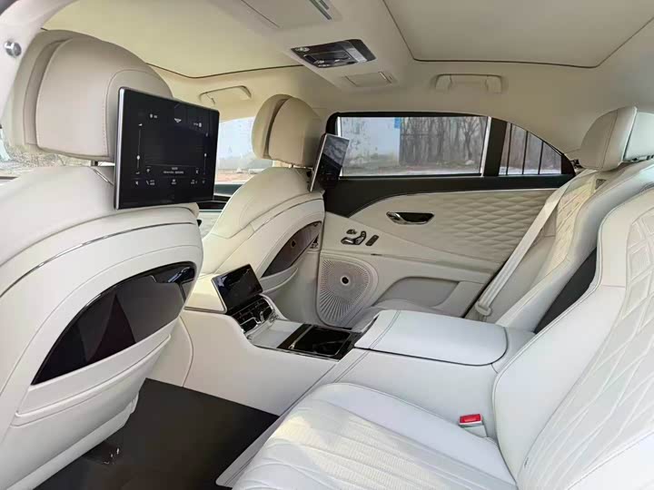 Фото 5 - Bentley Flying Spur