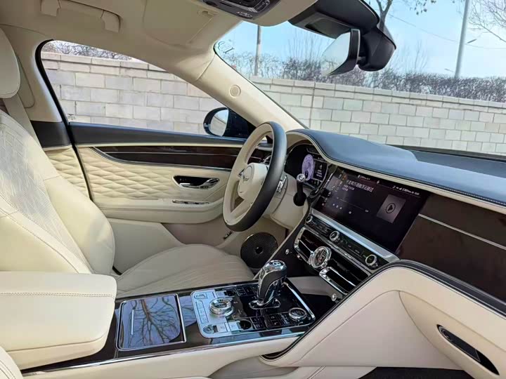 Фото 6 - Bentley Flying Spur