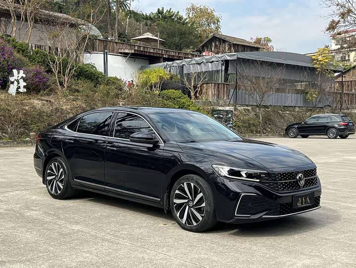 Фото 3 - Volkswagen Passat