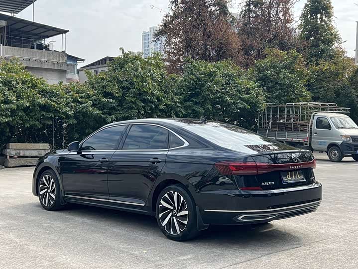 Фото 4 - Volkswagen Passat