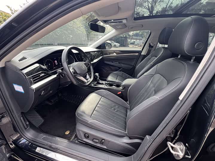 Фото 8 - Volkswagen Passat