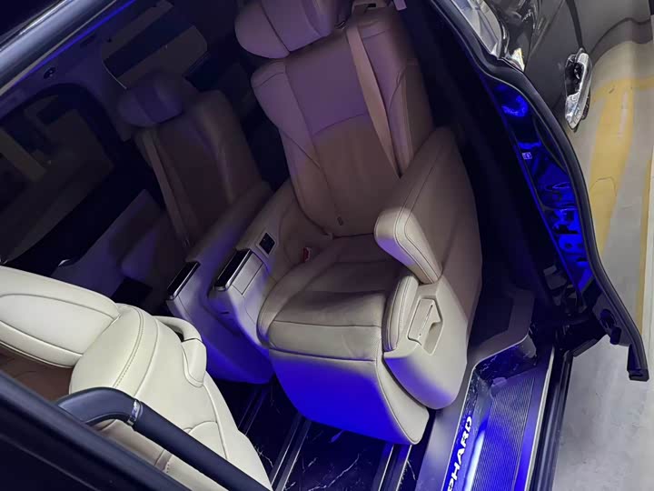 Фото 4 - Toyota Alphard