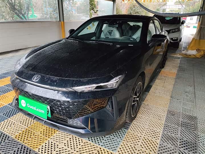 Фото 1 - Changan UNI-V Hybrid