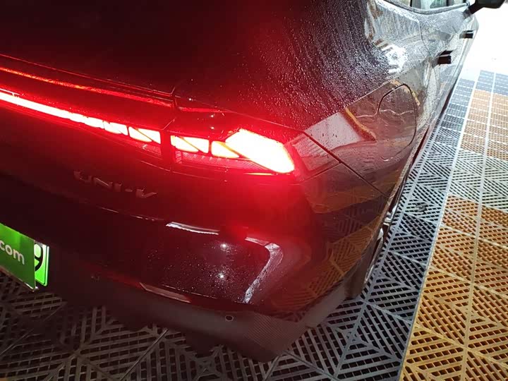 Фото 8 - Changan UNI-V Hybrid