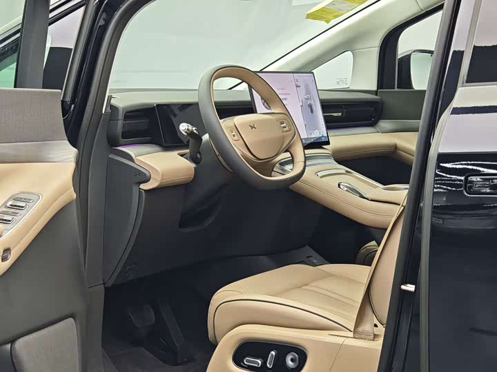 Фото 8 - XPeng X9