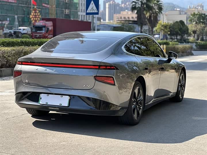 Фото 8 - XPeng P7