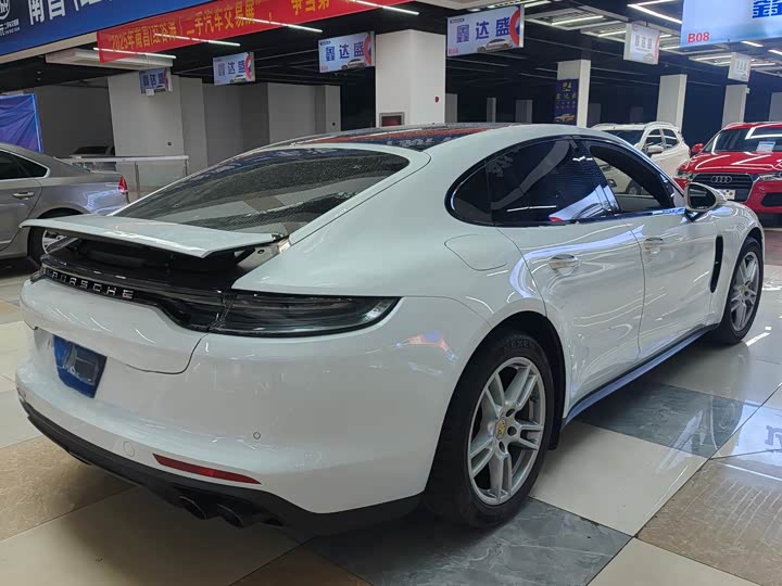 Фото 7 - Porsche Panamera