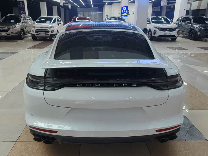 Фото 8 - Porsche Panamera