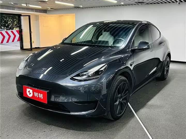 Фото 1 - Tesla Model Y
