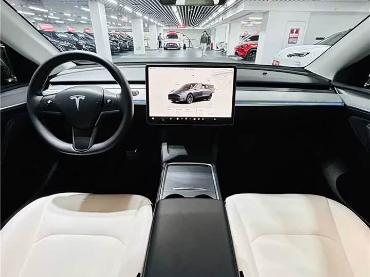 Фото 9 - Tesla Model Y