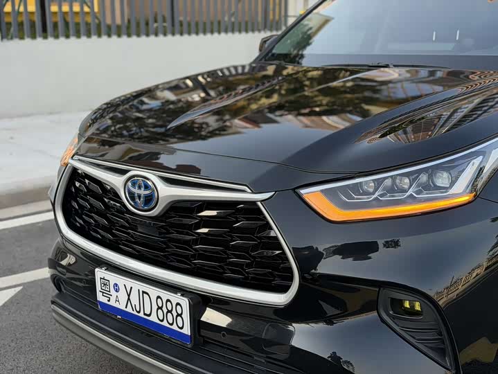 Фото 4 - Toyota Highlander