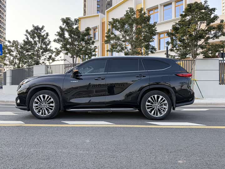 Фото 6 - Toyota Highlander