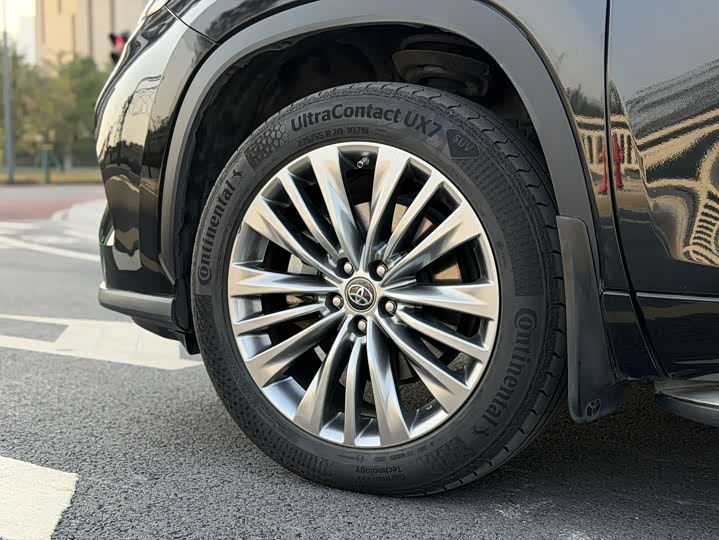 Фото 7 - Toyota Highlander