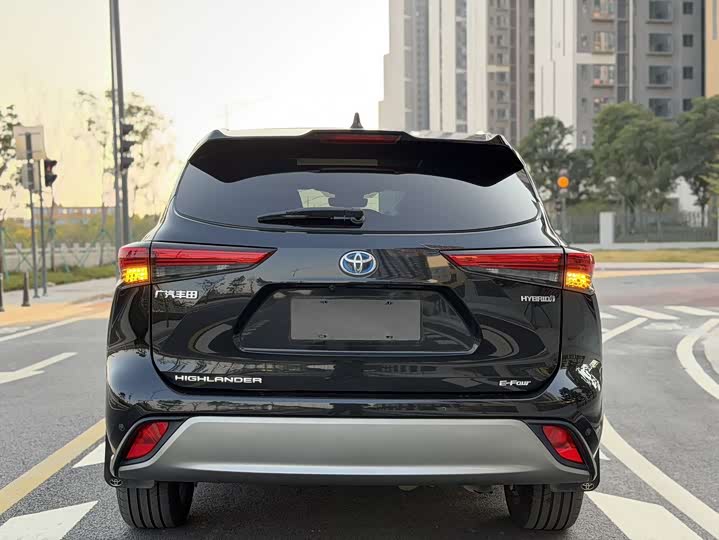 Фото 9 - Toyota Highlander