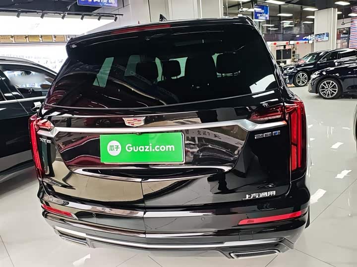 Фото 6 - Cadillac XT6