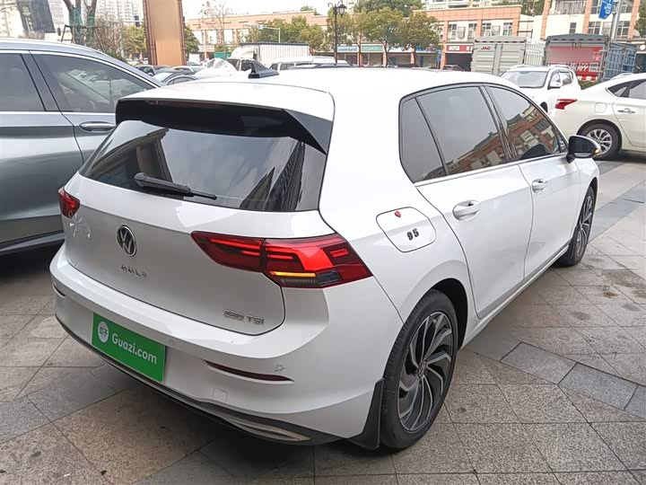 Фото 7 - Volkswagen Golf