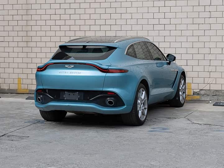 Фото 4 - Aston Martin DBX