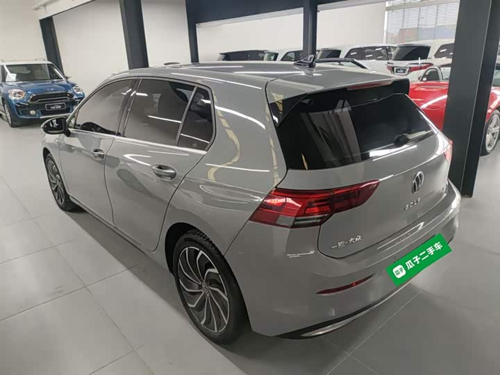 Фото 5 - Volkswagen Golf