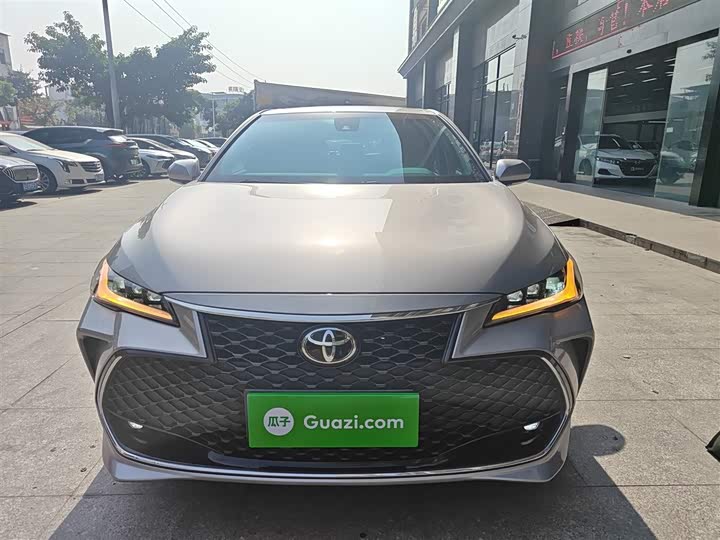 Фото 3 - Toyota Avalon