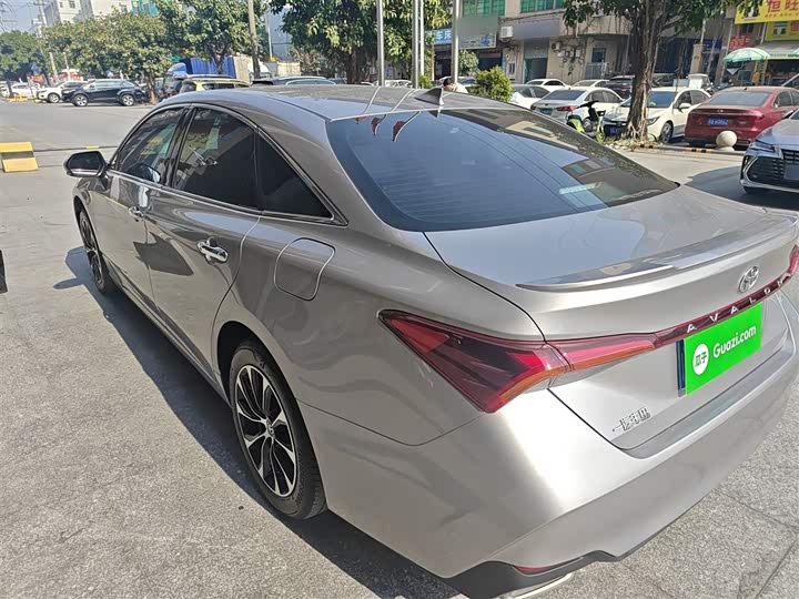 Фото 4 - Toyota Avalon