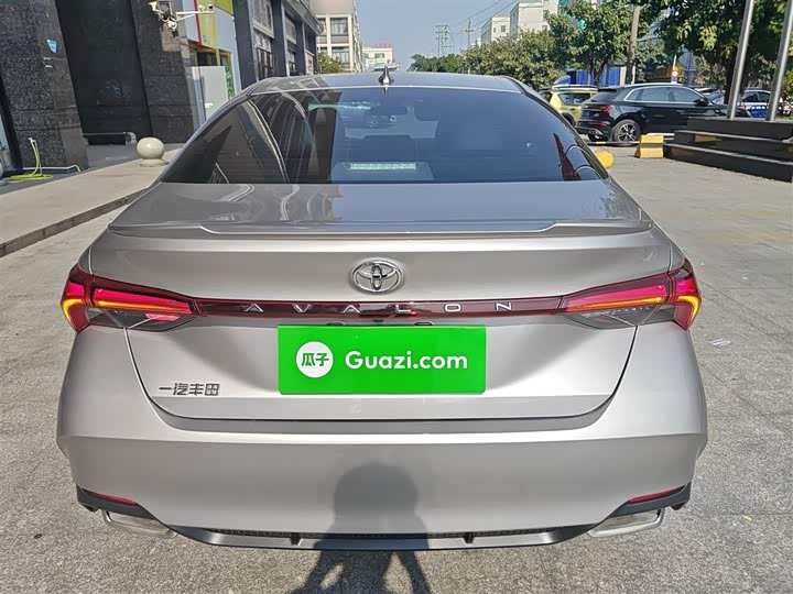 Фото 5 - Toyota Avalon