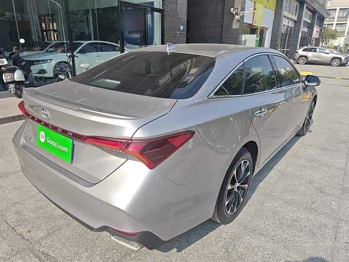 Фото 6 - Toyota Avalon