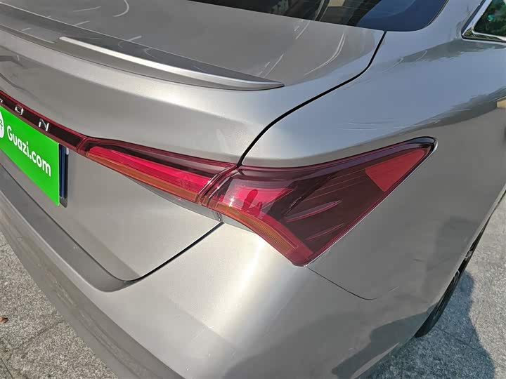 Фото 7 - Toyota Avalon