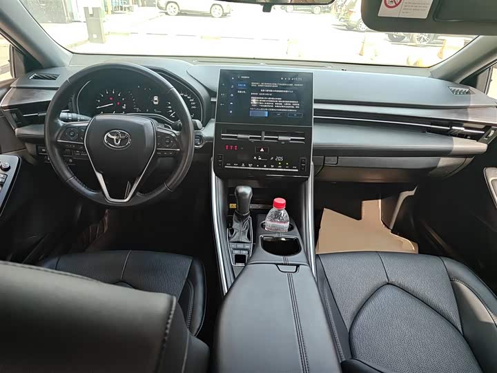 Фото 9 - Toyota Avalon