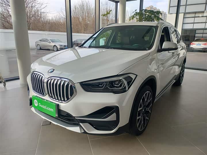 Фото 2 - BMW X1