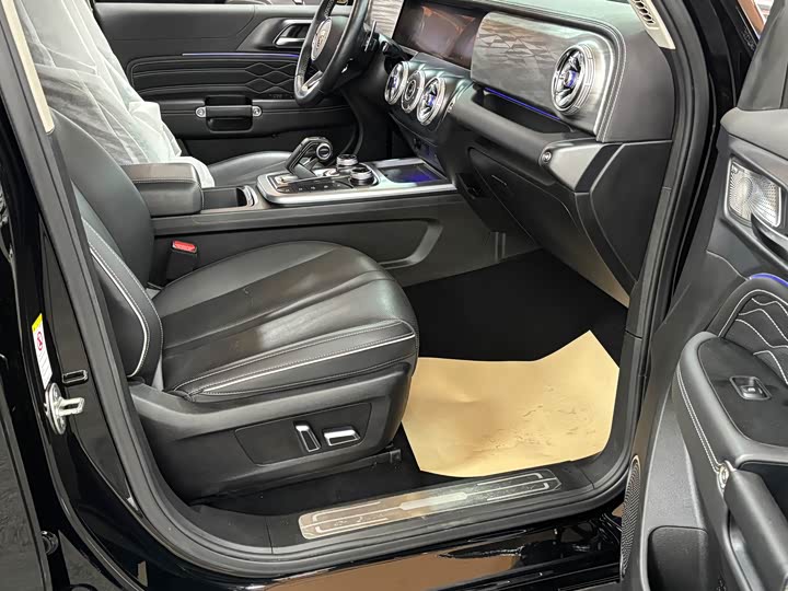 Фото 2 - Tank 300