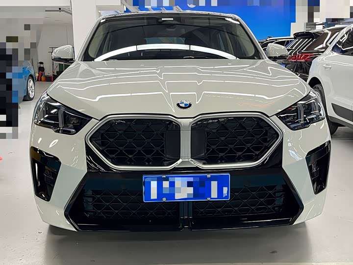 Фото 2 - BMW X2