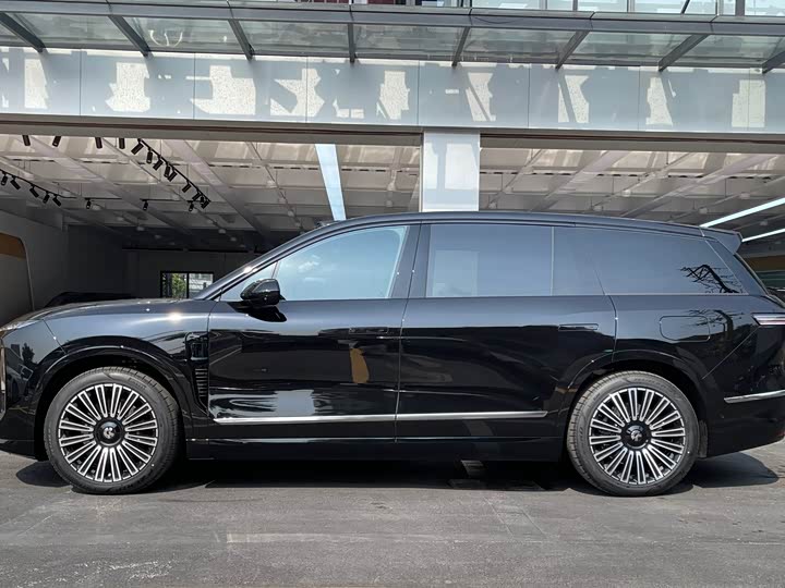 Фото 8 - Nio ES8