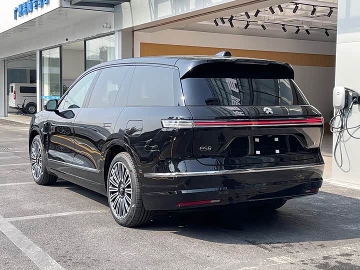 Фото 9 - Nio ES8