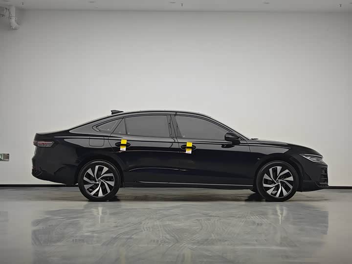 Фото 7 - Volkswagen Passat