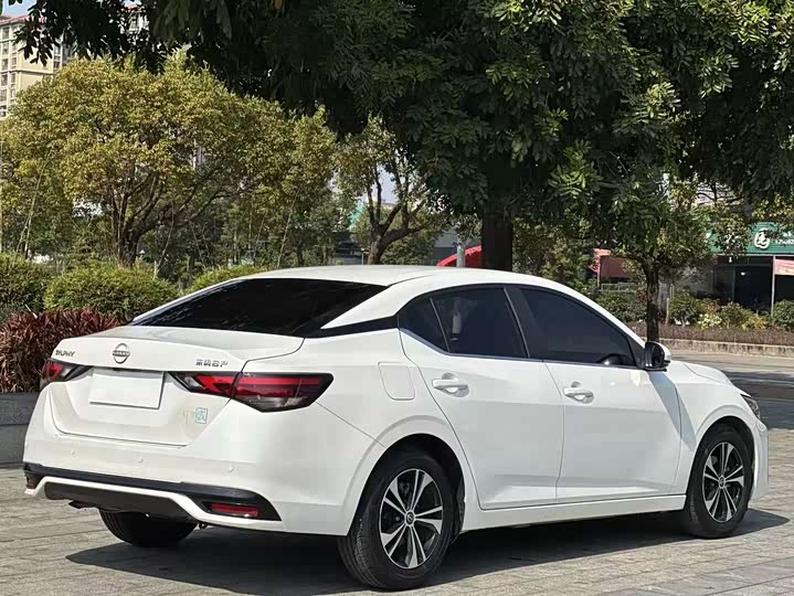 Фото 9 - Nissan Sylphy