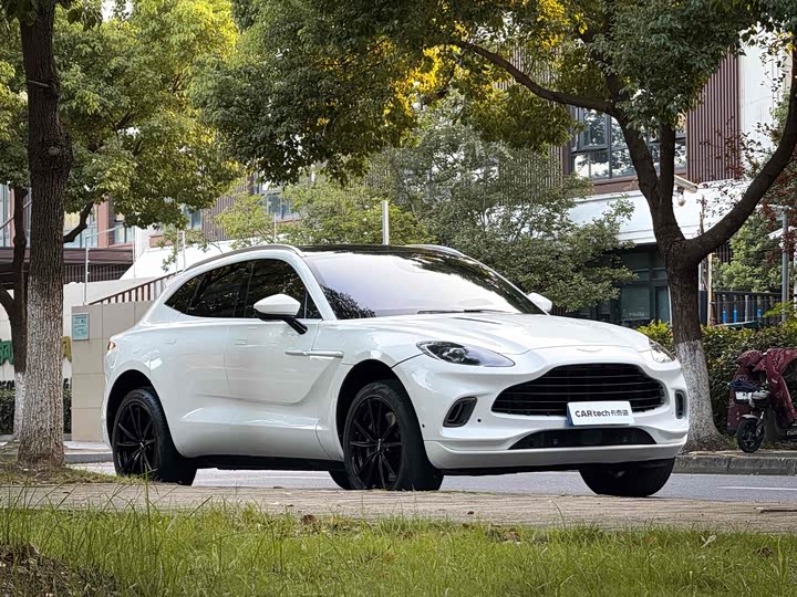 Фото 3 - Aston Martin DBX