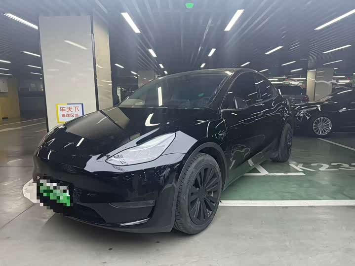 Фото 1 - Tesla Model Y