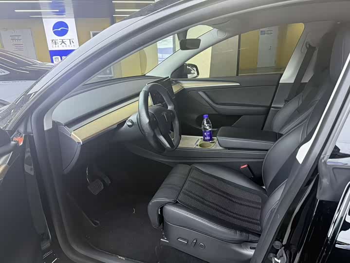 Фото 4 - Tesla Model Y