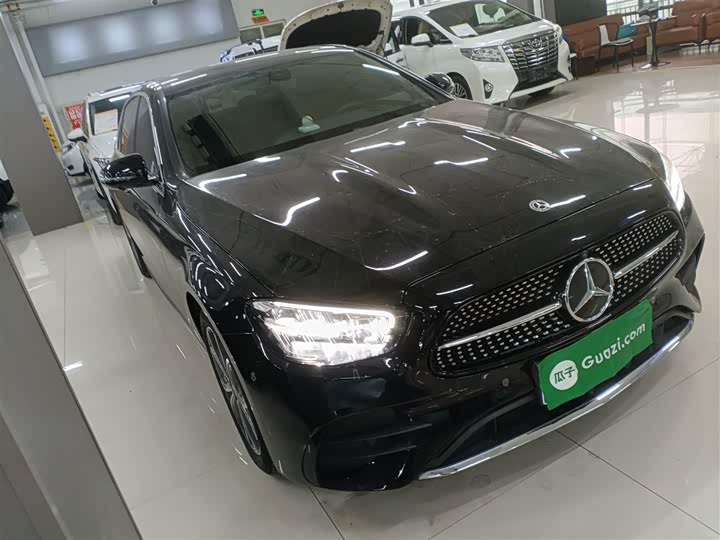 Фото 4 - Mercedes-Benz E-Class