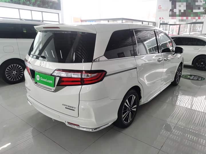 Фото 7 - Honda Odyssey