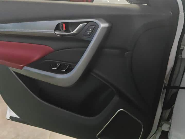 Фото 7 - Dongfeng Aeolus AX7