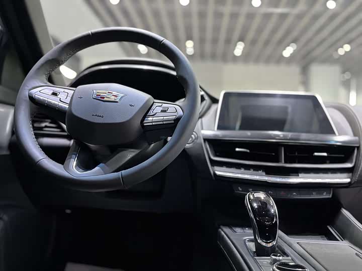 Фото 8 - Cadillac CT5