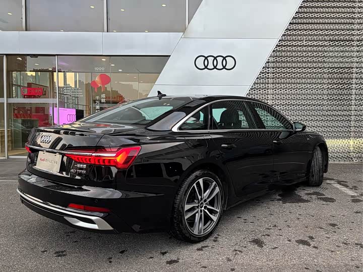 Фото 4 - Audi A6L