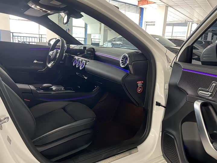 Фото 7 - Mercedes-Benz A-Class