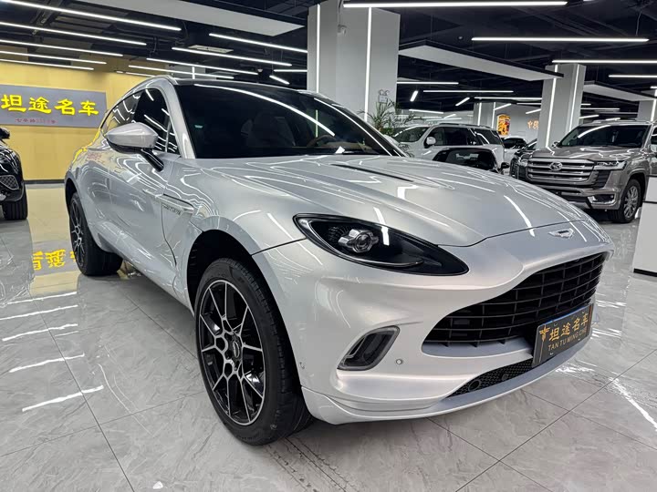 Фото 3 - Aston Martin DBX